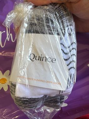 Quince Women’s Running Crew Socks - White & Black Marled Pattern